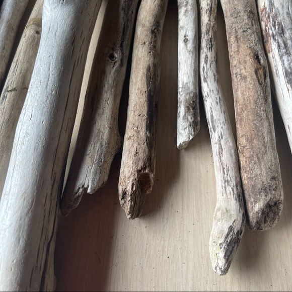 12 Count Box 12" - 16" Oregon Driftwood Sticks - Picture 3 of 8